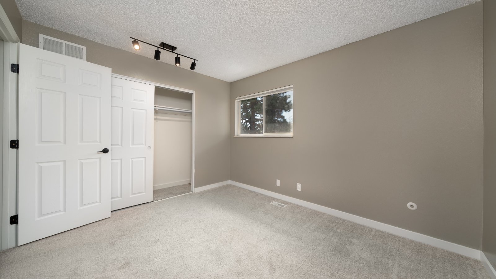 Updated ranch style condo in Vista Grande property image