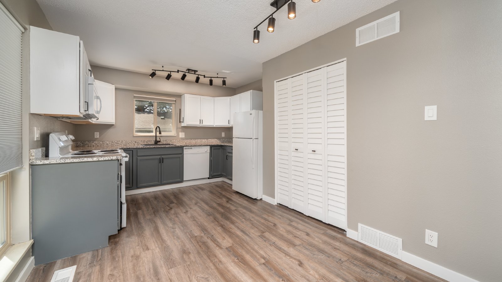 Updated ranch style condo in Vista Grande property image