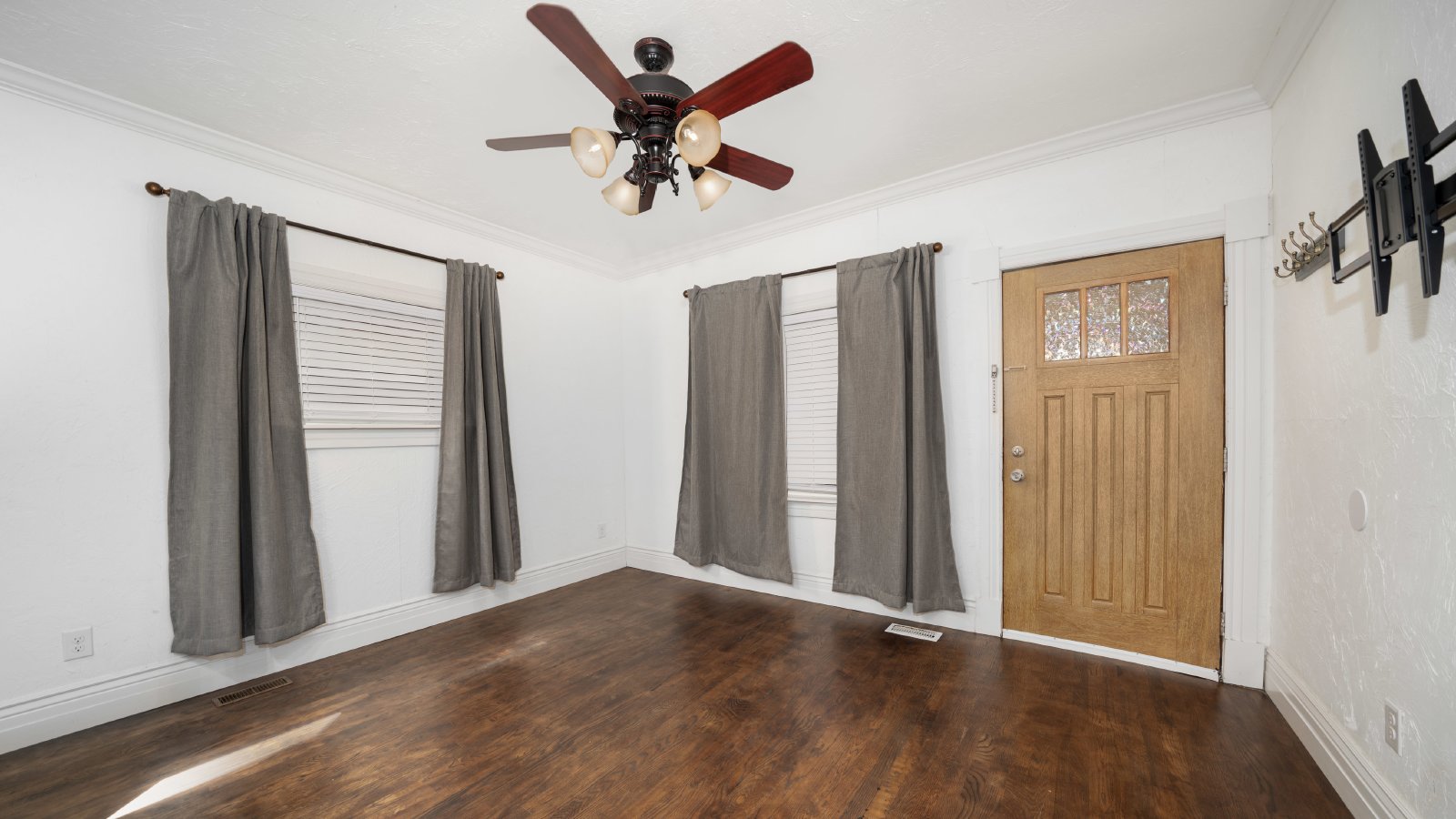 Old Colorado City Cottage property image