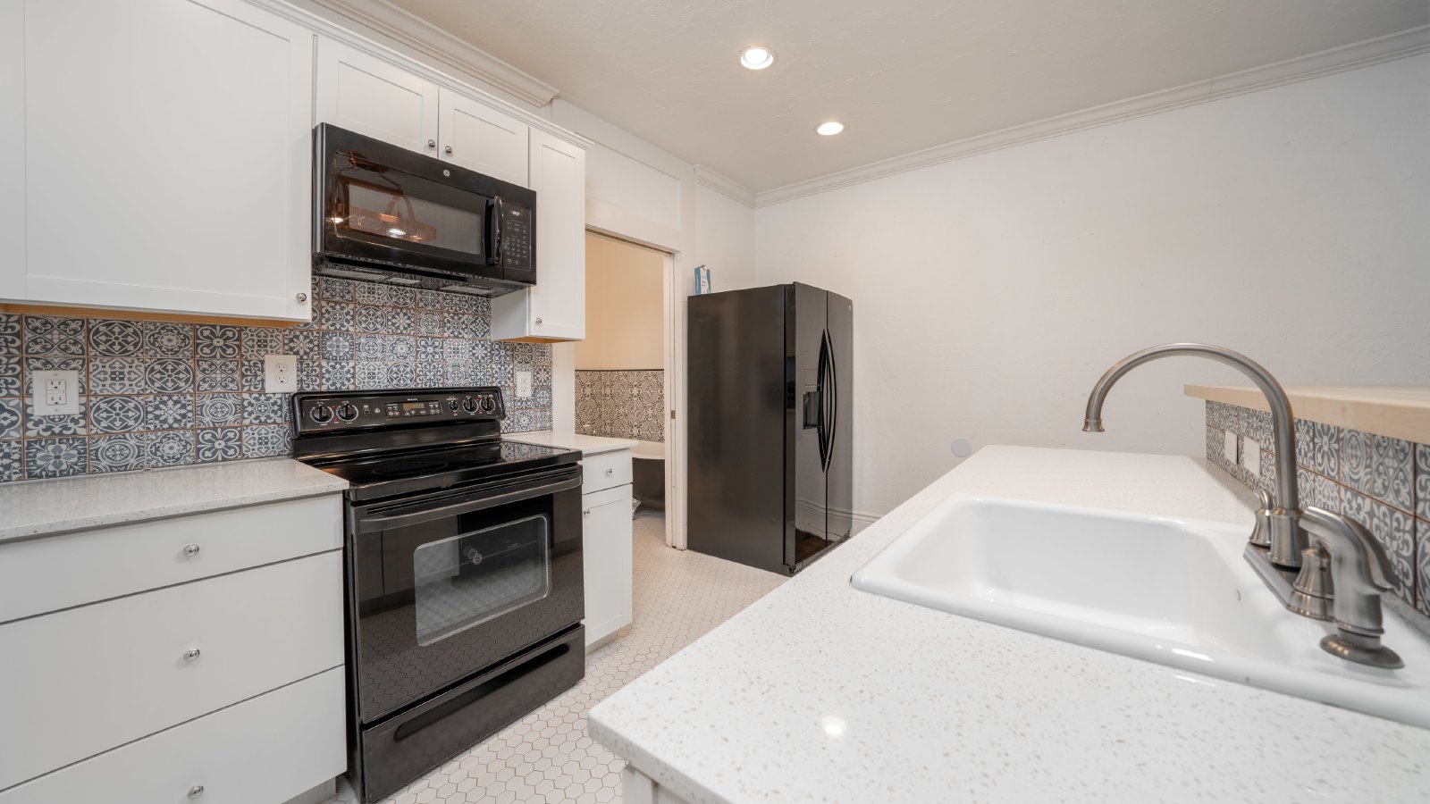 Old Colorado City Cottage property image