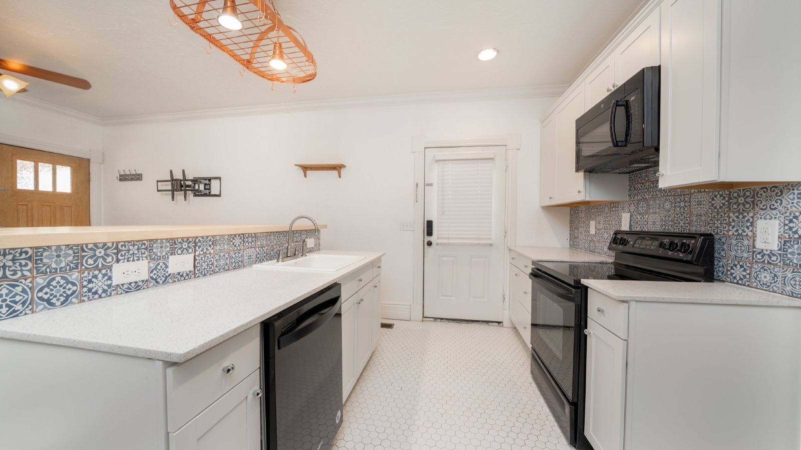 Old Colorado City Cottage property image