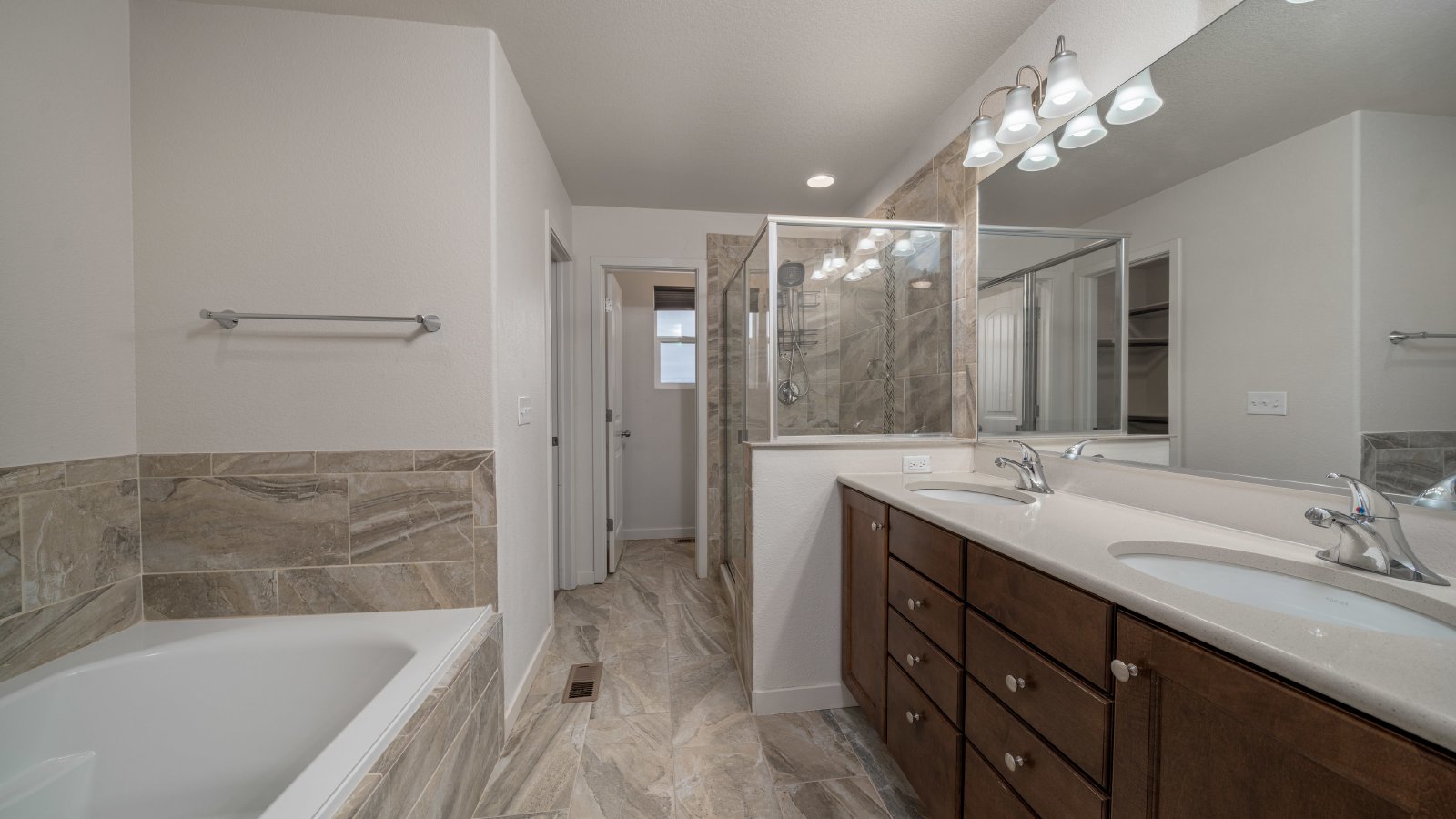 Beautiful 2 Story home in North Fork property image