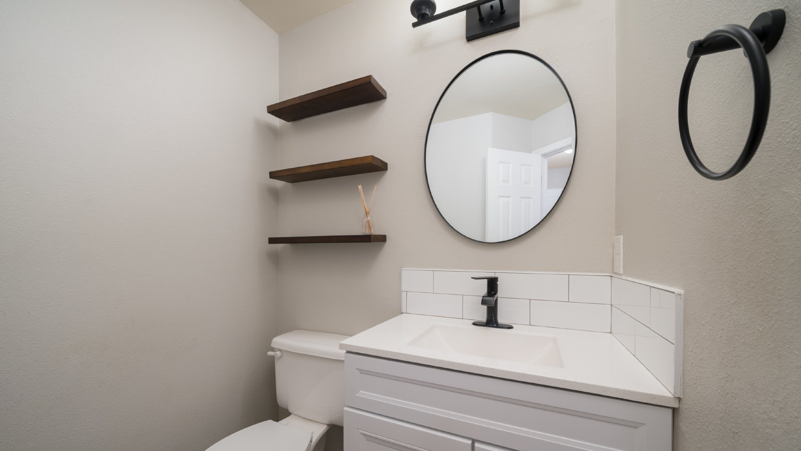 Spacious two story home in Briargate property image