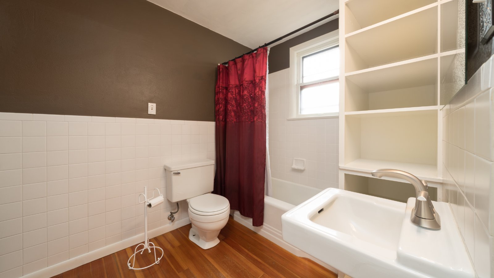 Craftsman Bungalow In Patty Jewett Neighborhood property image