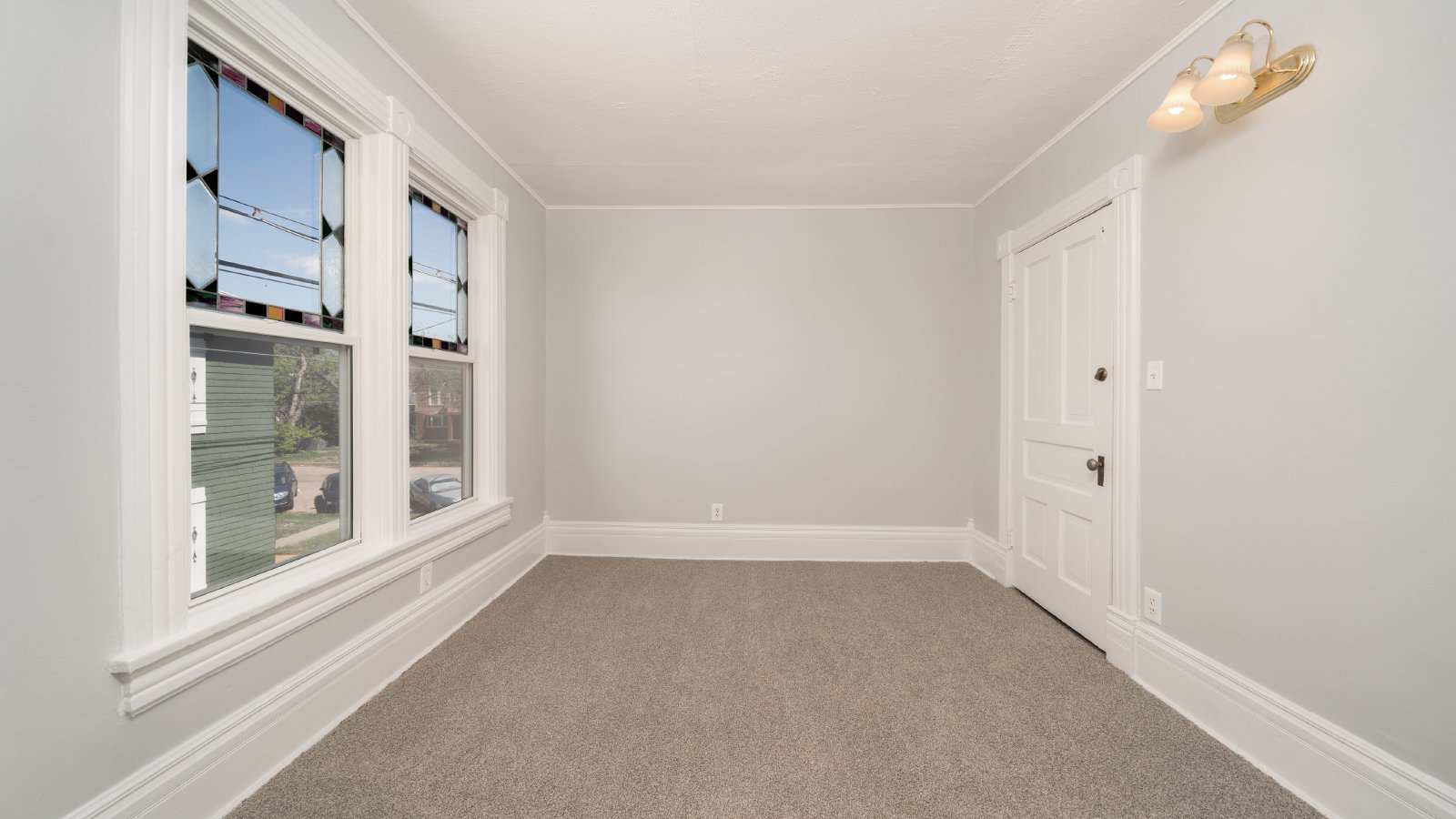 Charming Apartment in Downtown Victorian property image