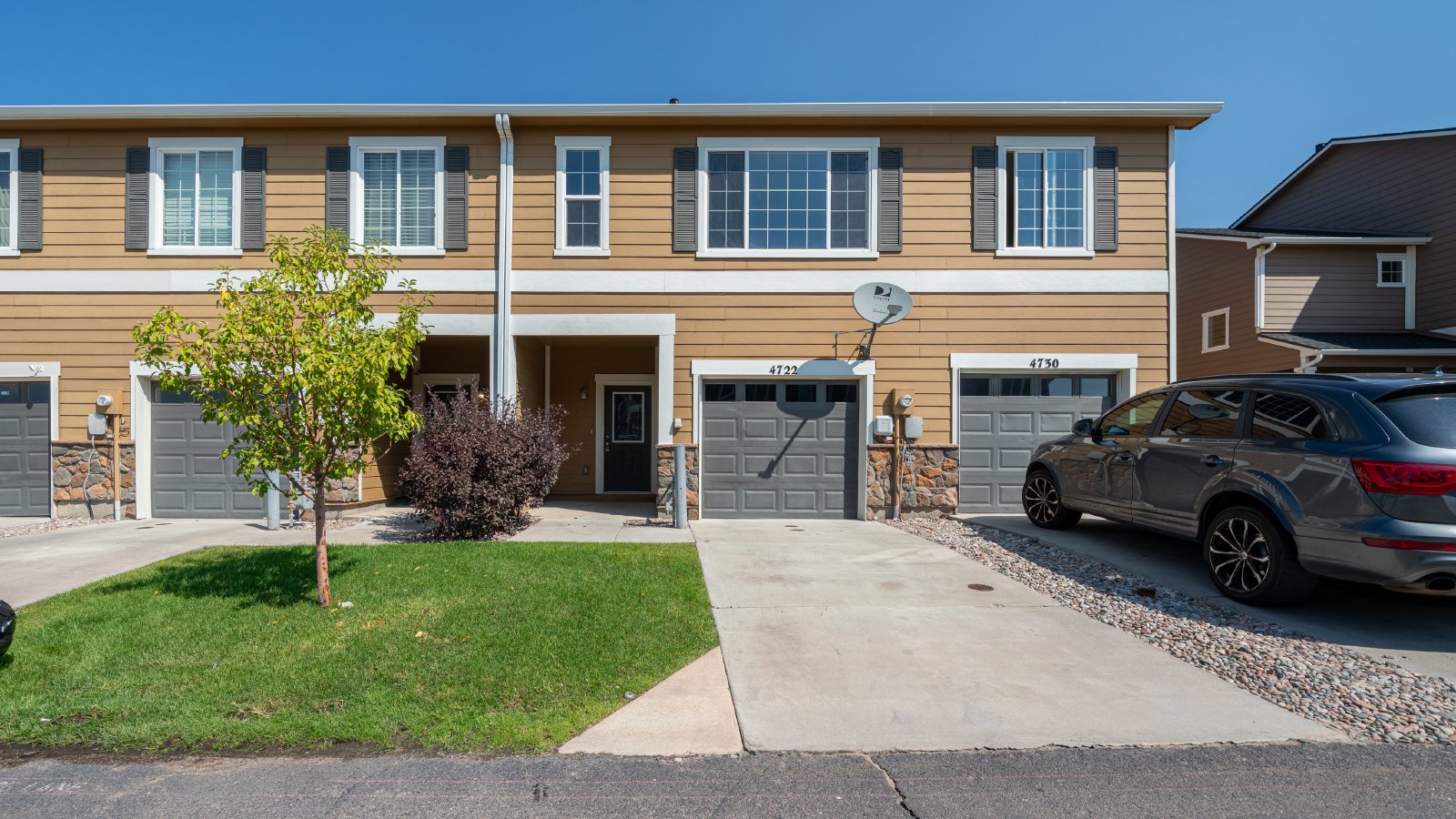 Two story townhome in Soaring Eagles property image