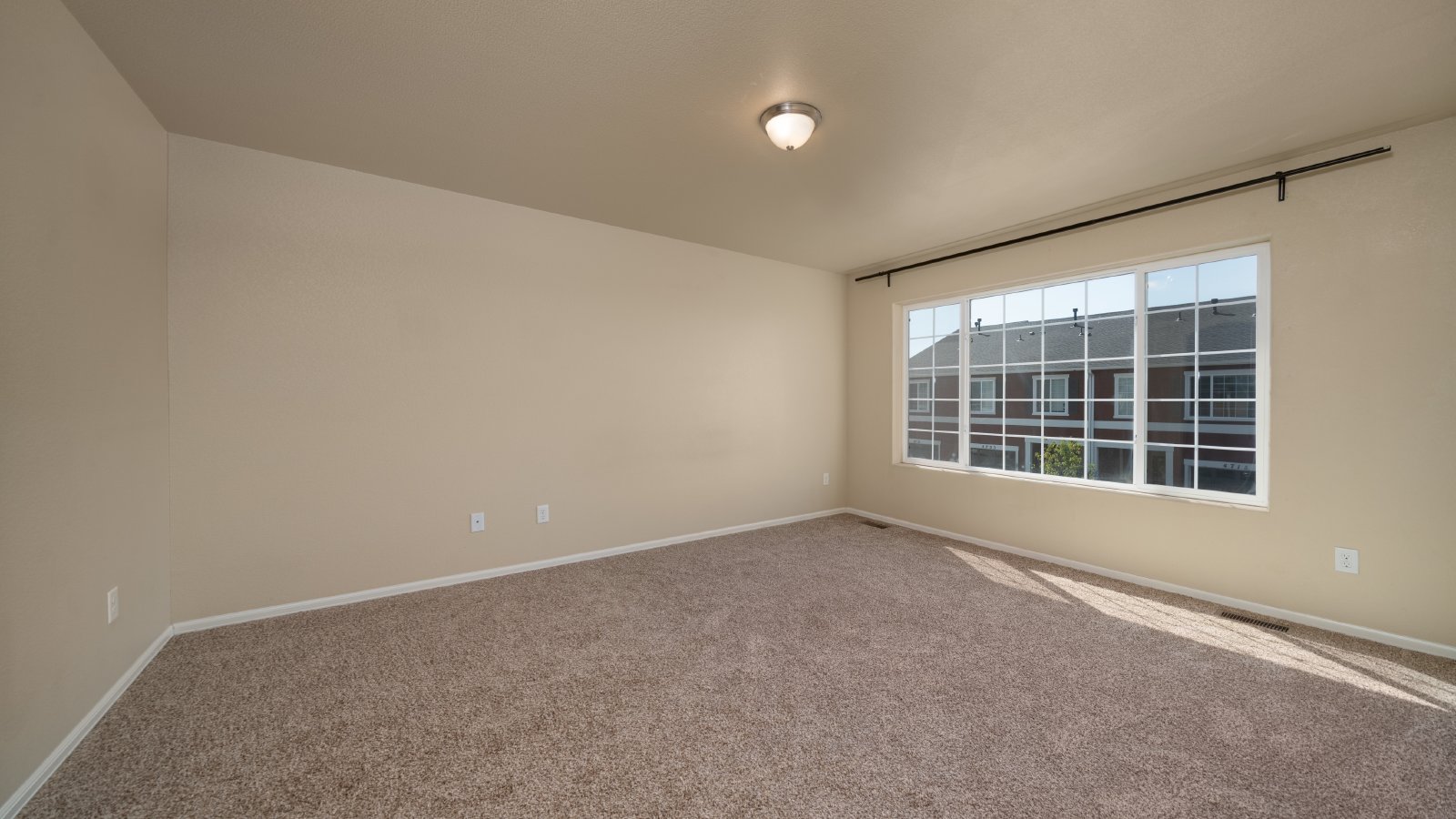 Two story townhome in Soaring Eagles property image