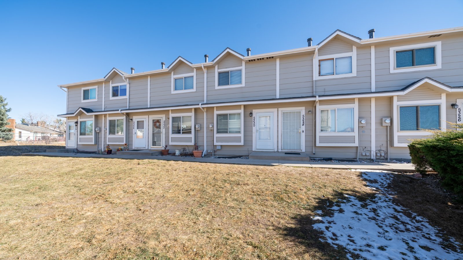 Cute Updated Townhome Near the Powers Corridor property image