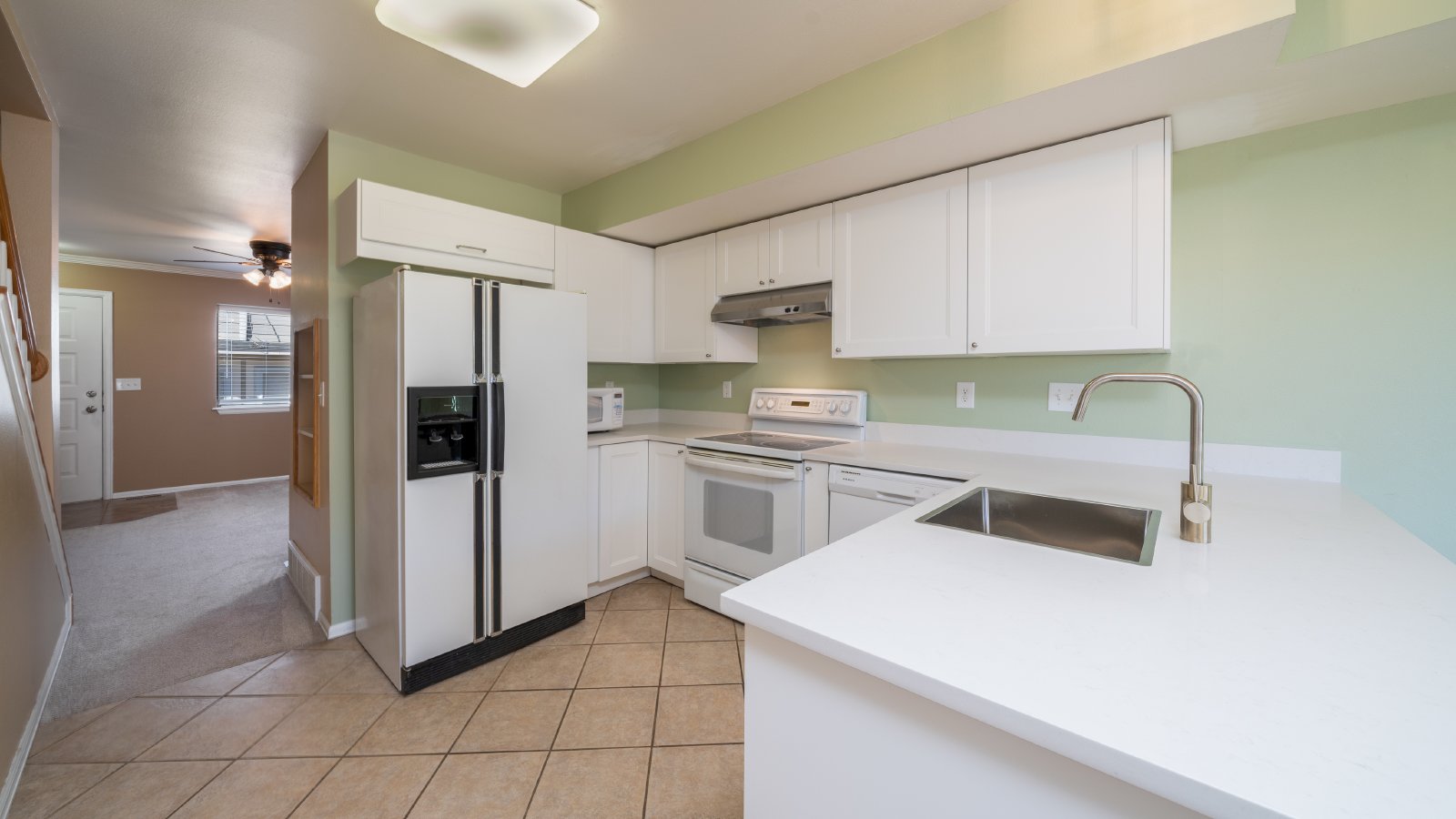 Cute Updated Townhome Near the Powers Corridor property image