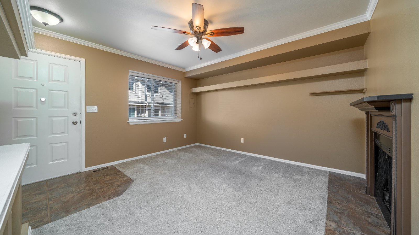 Cute Updated Townhome Near the Powers Corridor property image