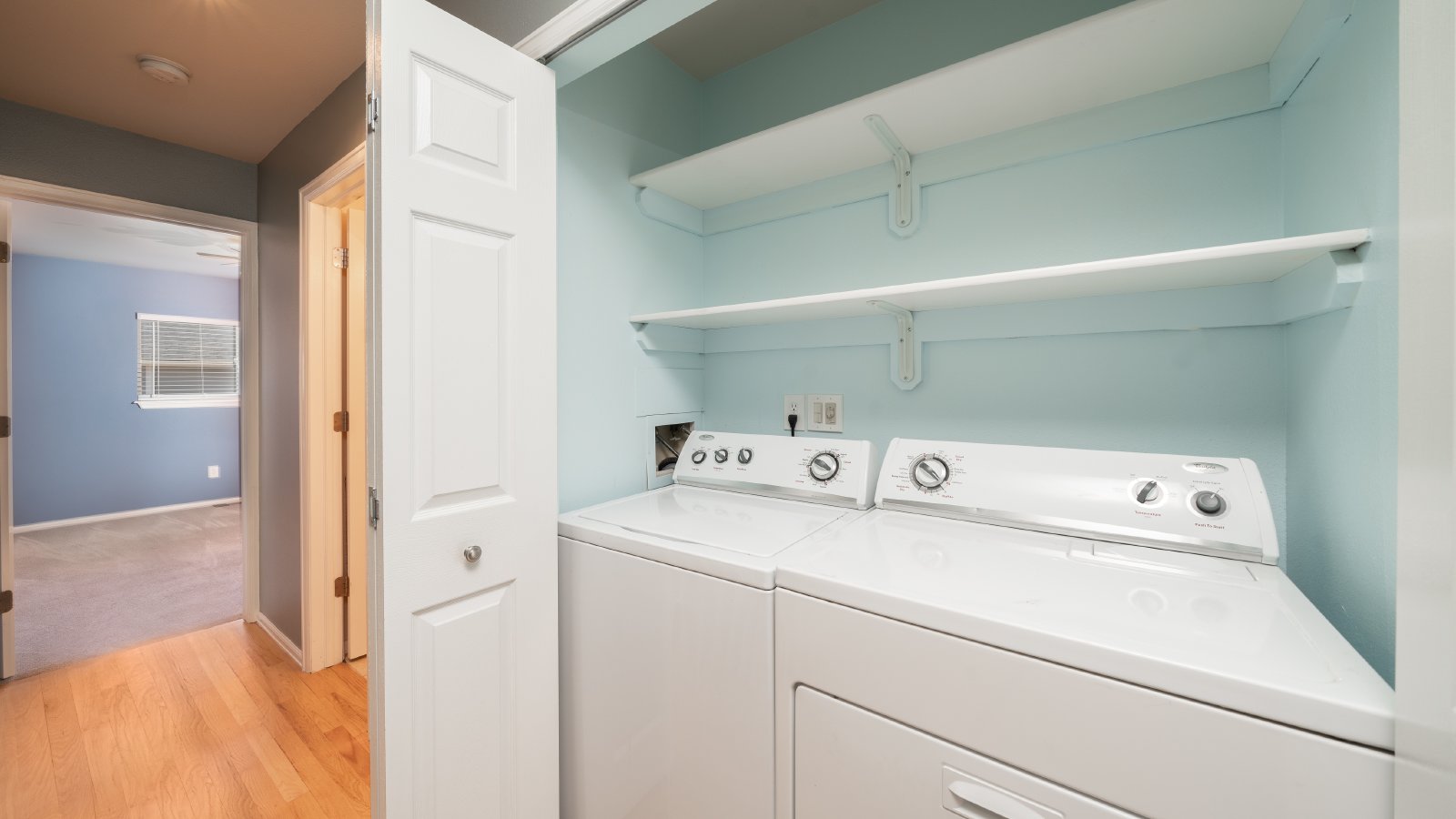 Cute Updated Townhome Near the Powers Corridor property image