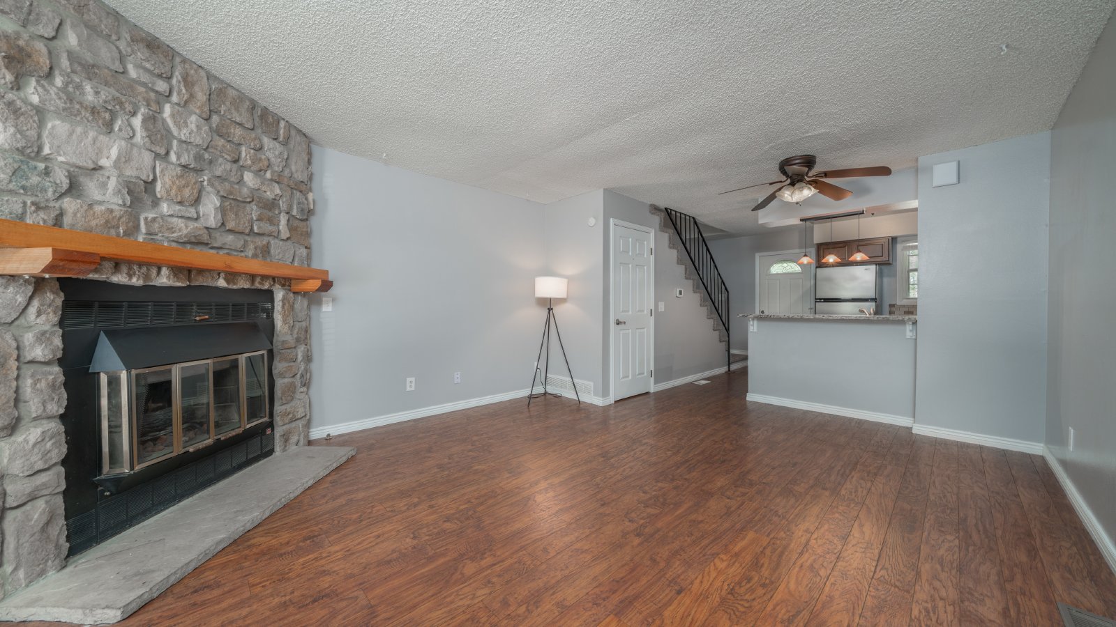 End Unit Townhome in Victoria Village property image