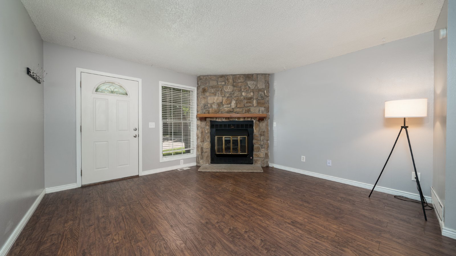 End Unit Townhome in Victoria Village property image