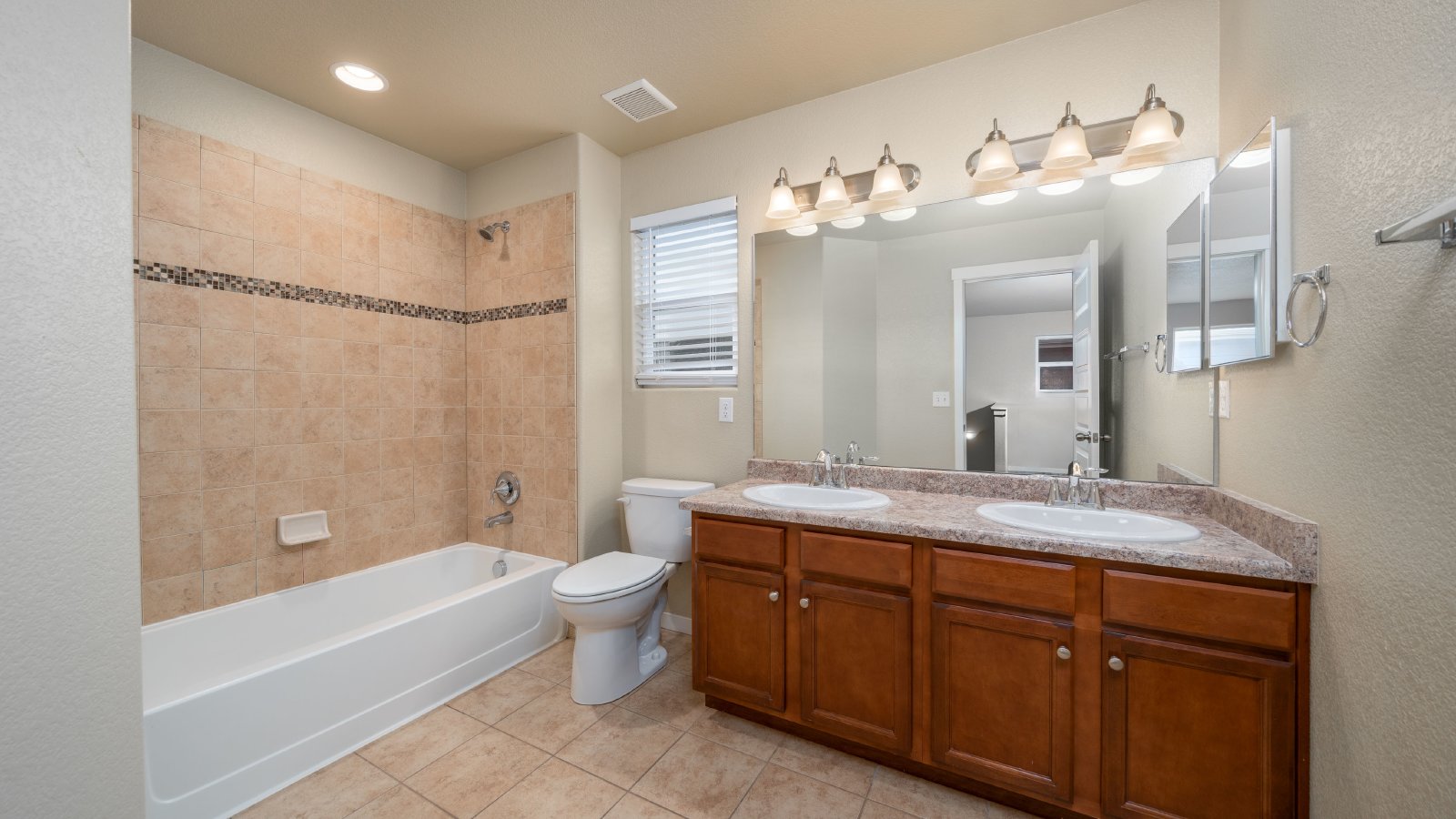 Craftsman Style Home In Spring Creek property image