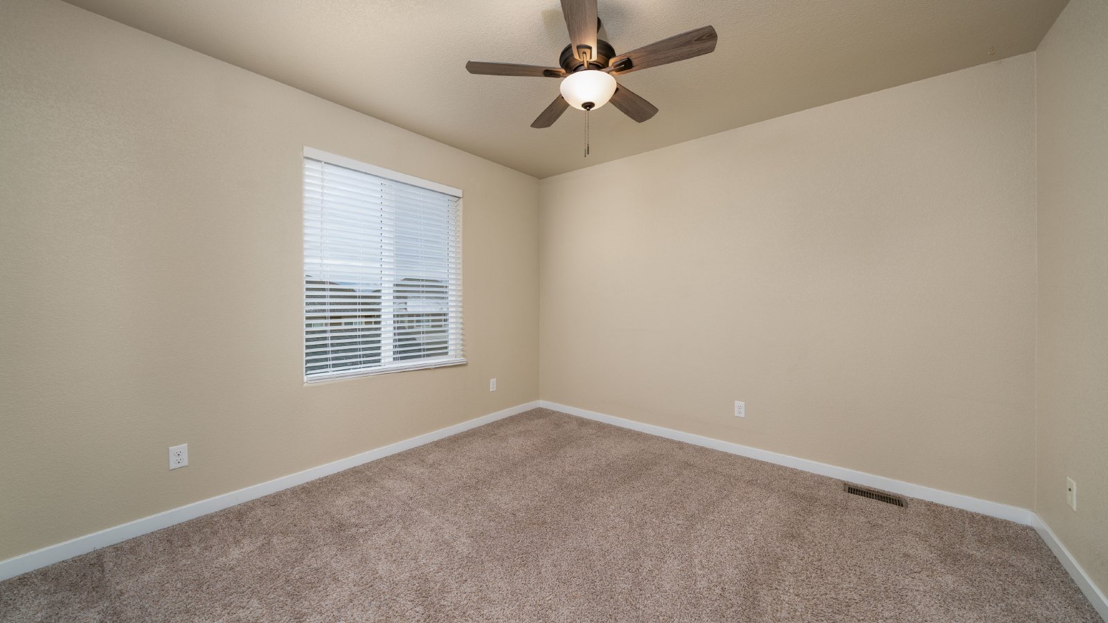 Craftsman Style Home In Spring Creek property image