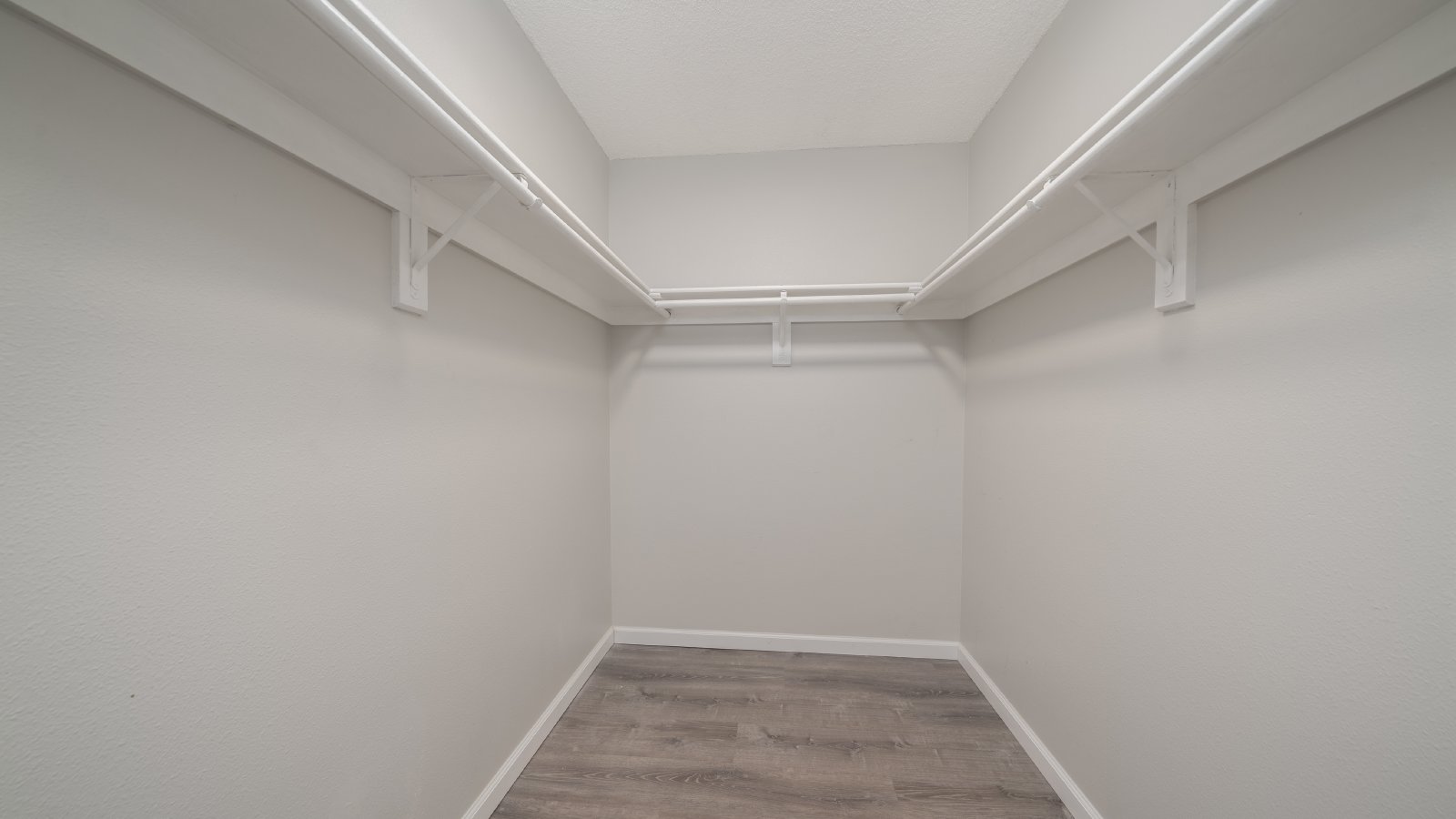 Upper level 2 bed in Old Colorado City property image