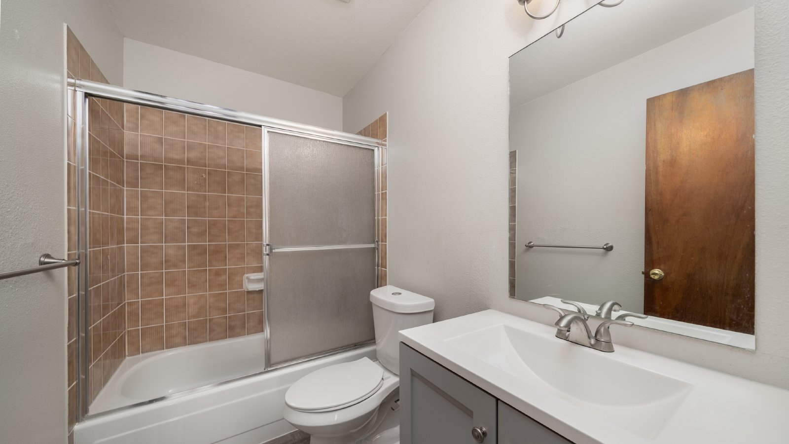 Upper level 2 bed in Old Colorado City property image