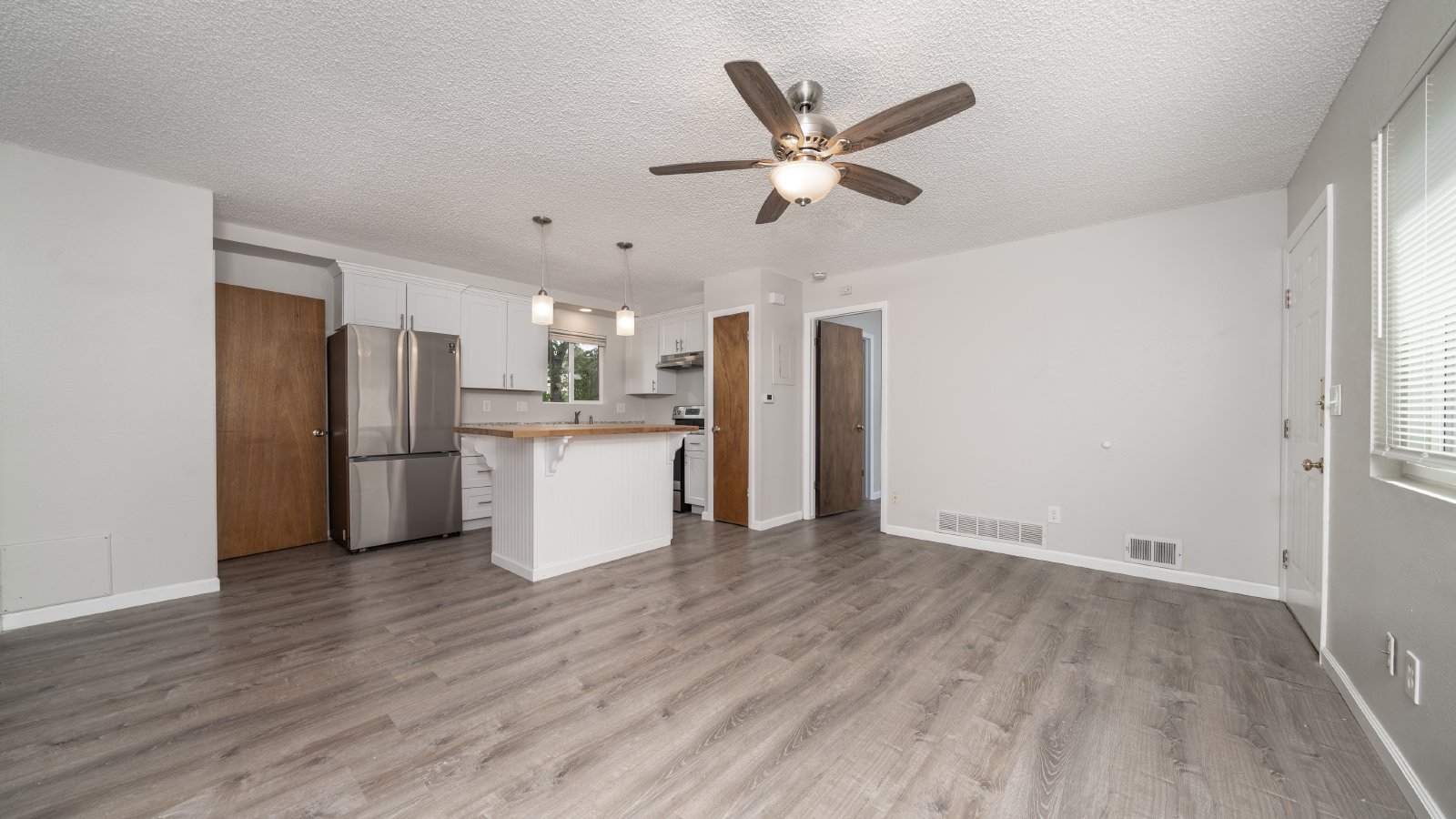 Upper level 2 bed in Old Colorado City property image