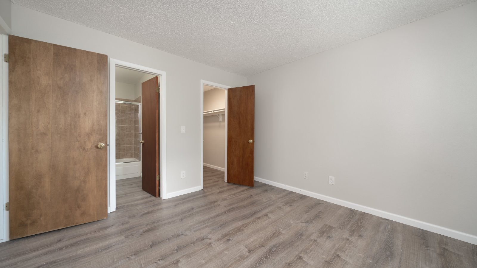 Upper level 2 bed in Old Colorado City property image