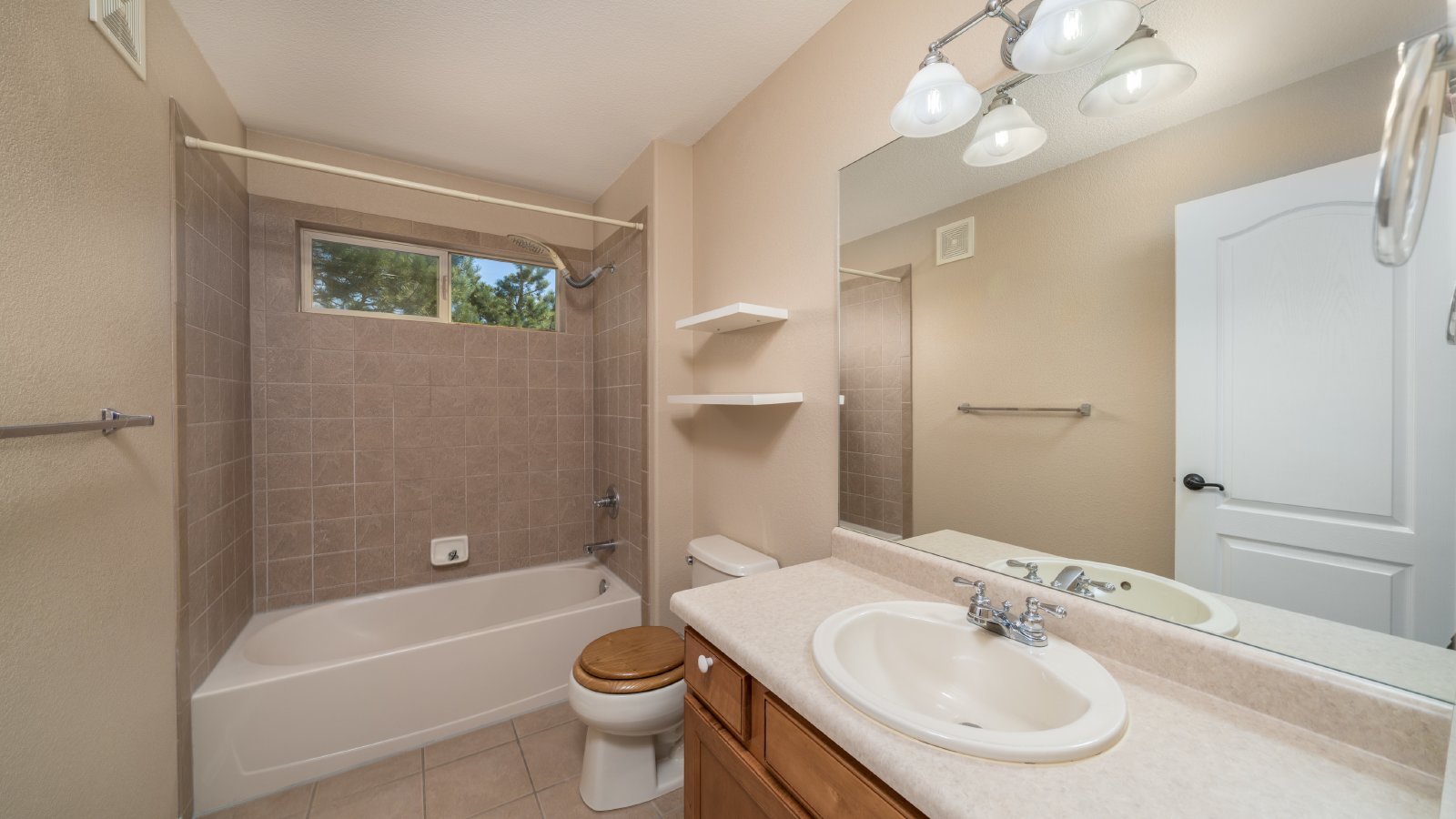 2 Bedroom Condo in Saddleback Ridge property image
