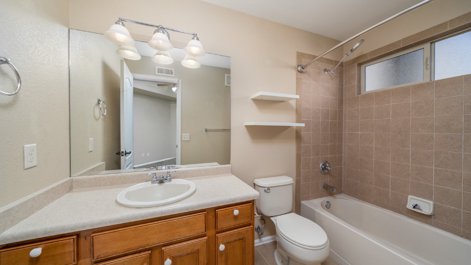 2 Bedroom Condo in Saddleback Ridge property image