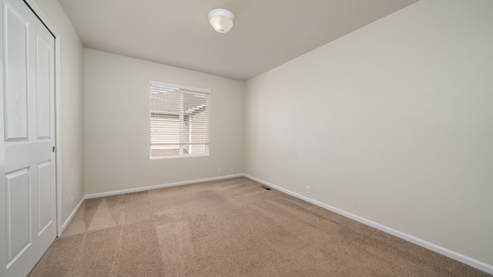 End Unit Townhome in Ridgeview at Stetson Hills property image