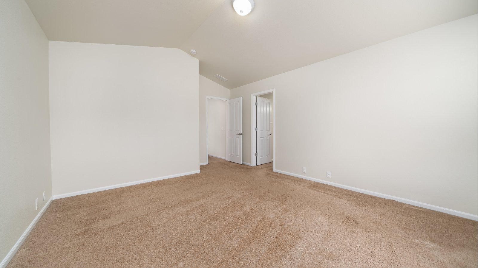 End Unit Townhome in Ridgeview at Stetson Hills property image