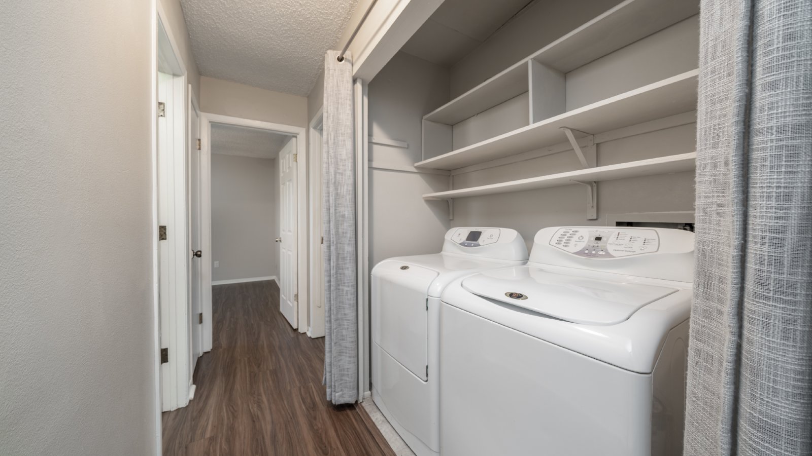 Charming upper level duplex in Knob Hill Neighborhood property image