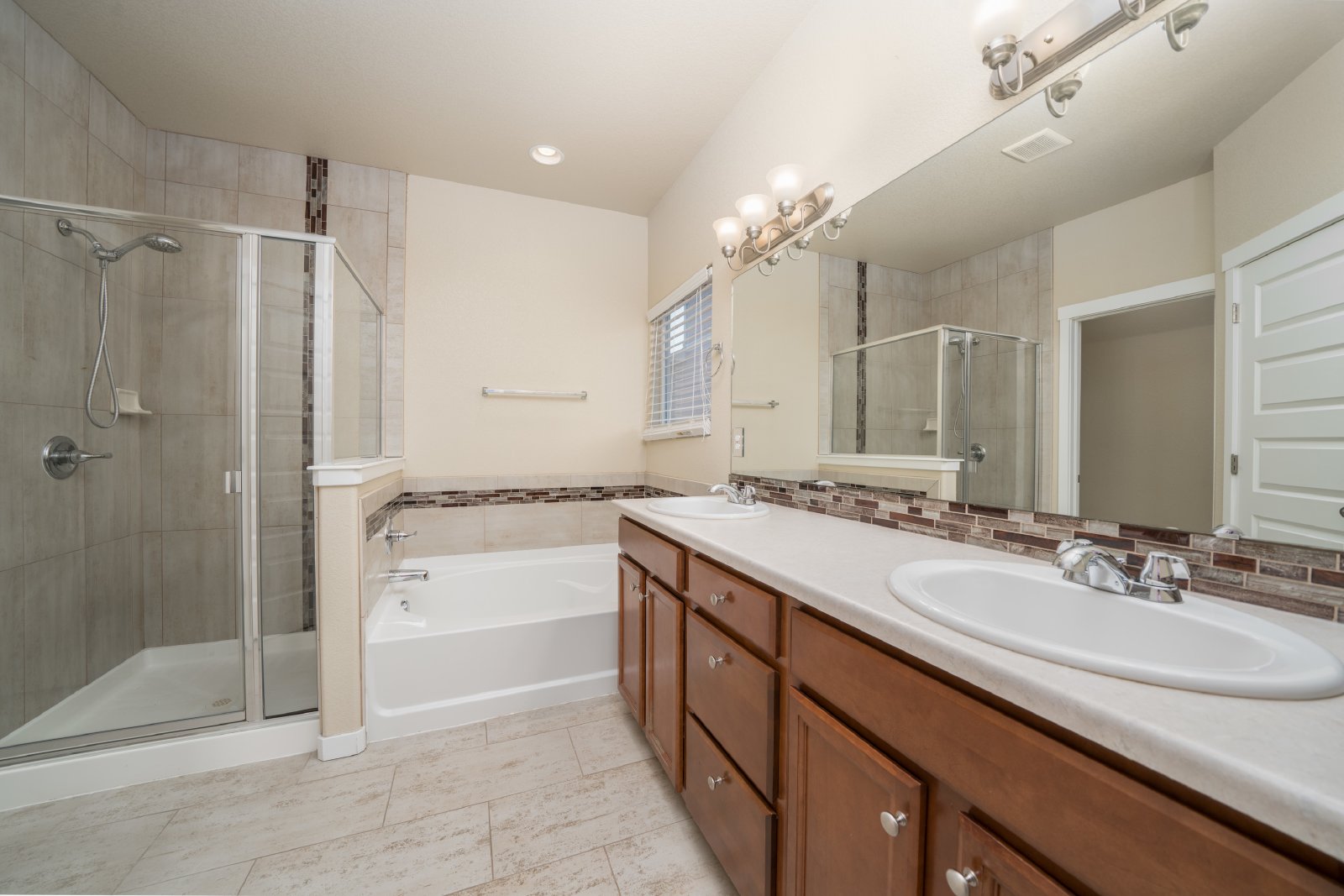 Immaculate Rancher in Spring Creek Neighborhood property image