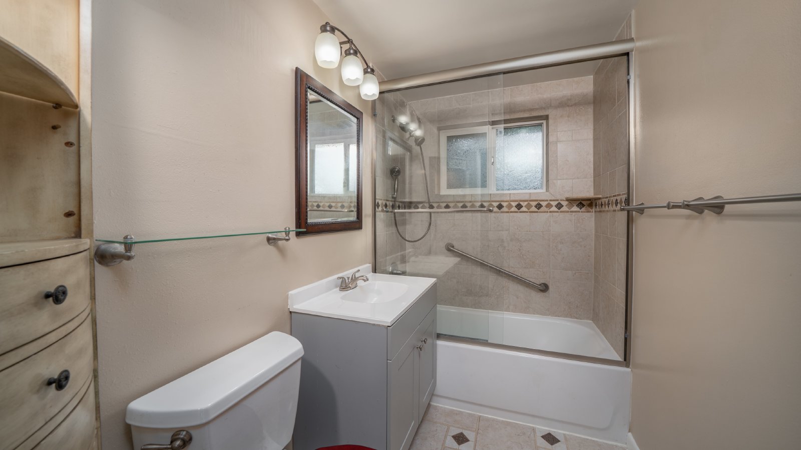 Make This Spacious 2-Bedroom Duplex Your Next Home property image