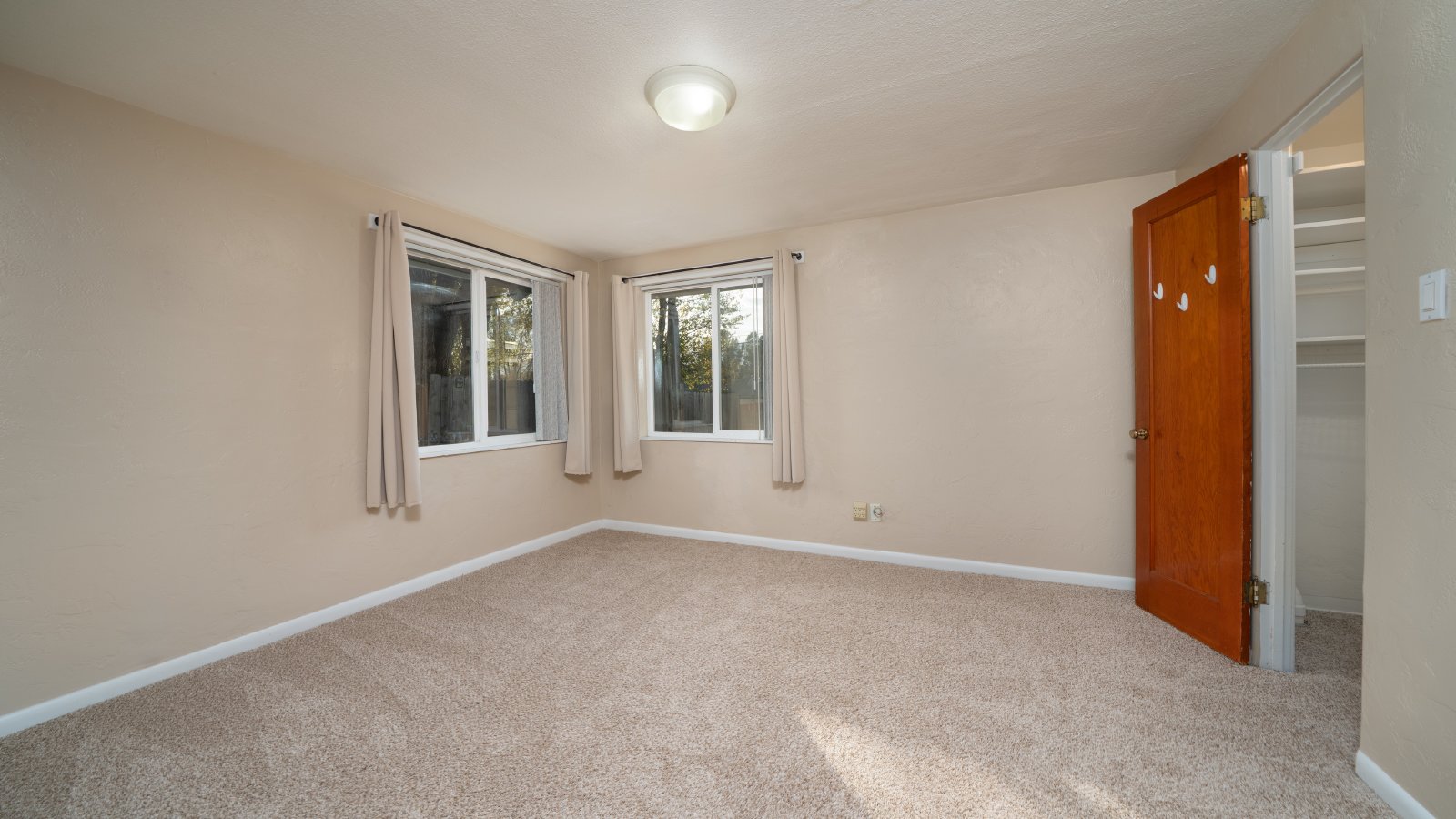 Make This Spacious 2-Bedroom Duplex Your Next Home property image