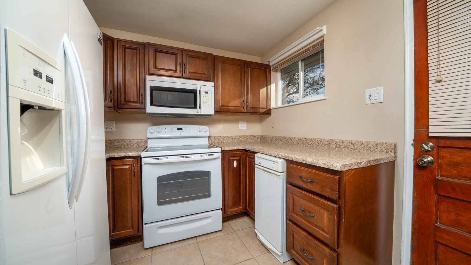 Make This Spacious 2-Bedroom Duplex Your Next Home property image