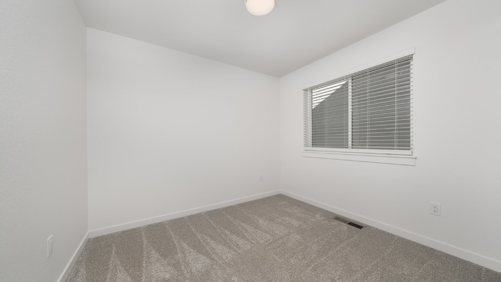 New townhome off of Interquest with a 2 car garage property image