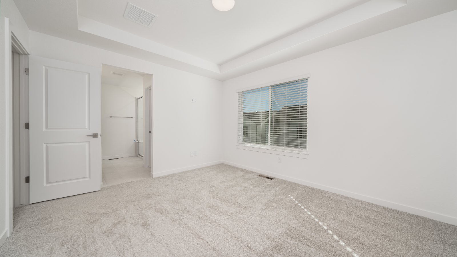 New townhome off of Interquest with a 2 car garage property image