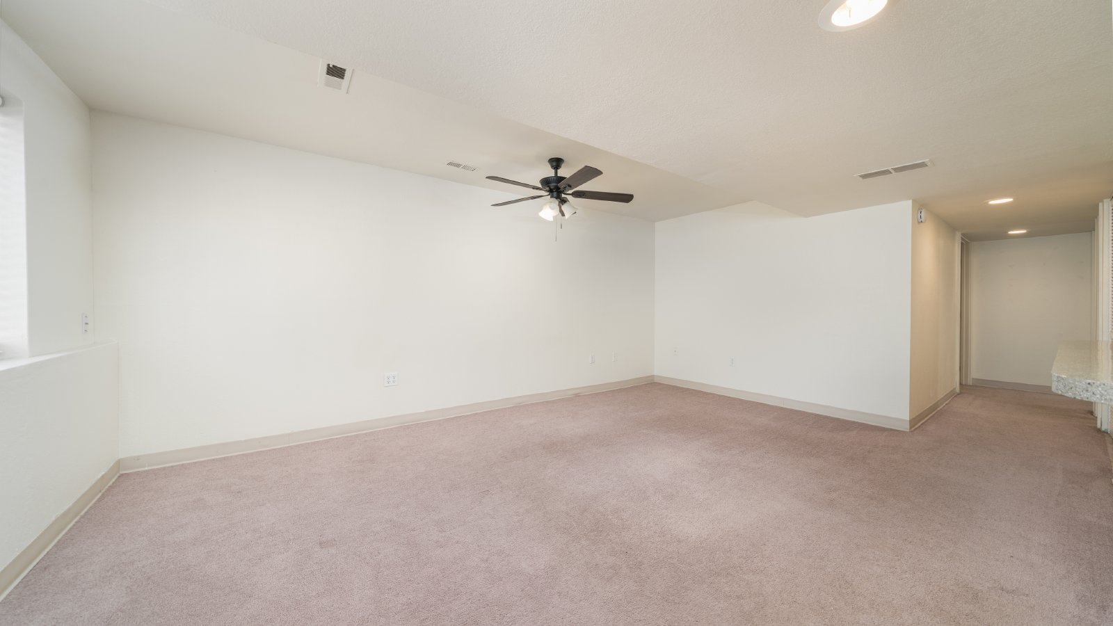 Charming 2-Bedroom Duplex in OCC property image