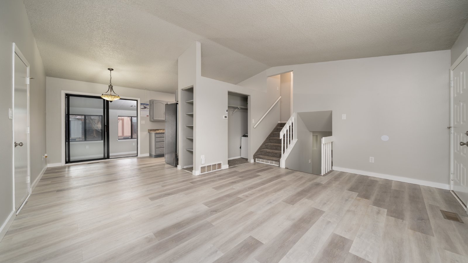 Great Home in Colorado Springs with attached 2 Car Garage property image