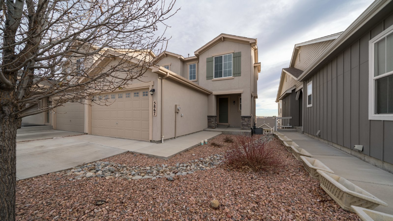Rockrimmon Townhouse with Two Car Garage property image