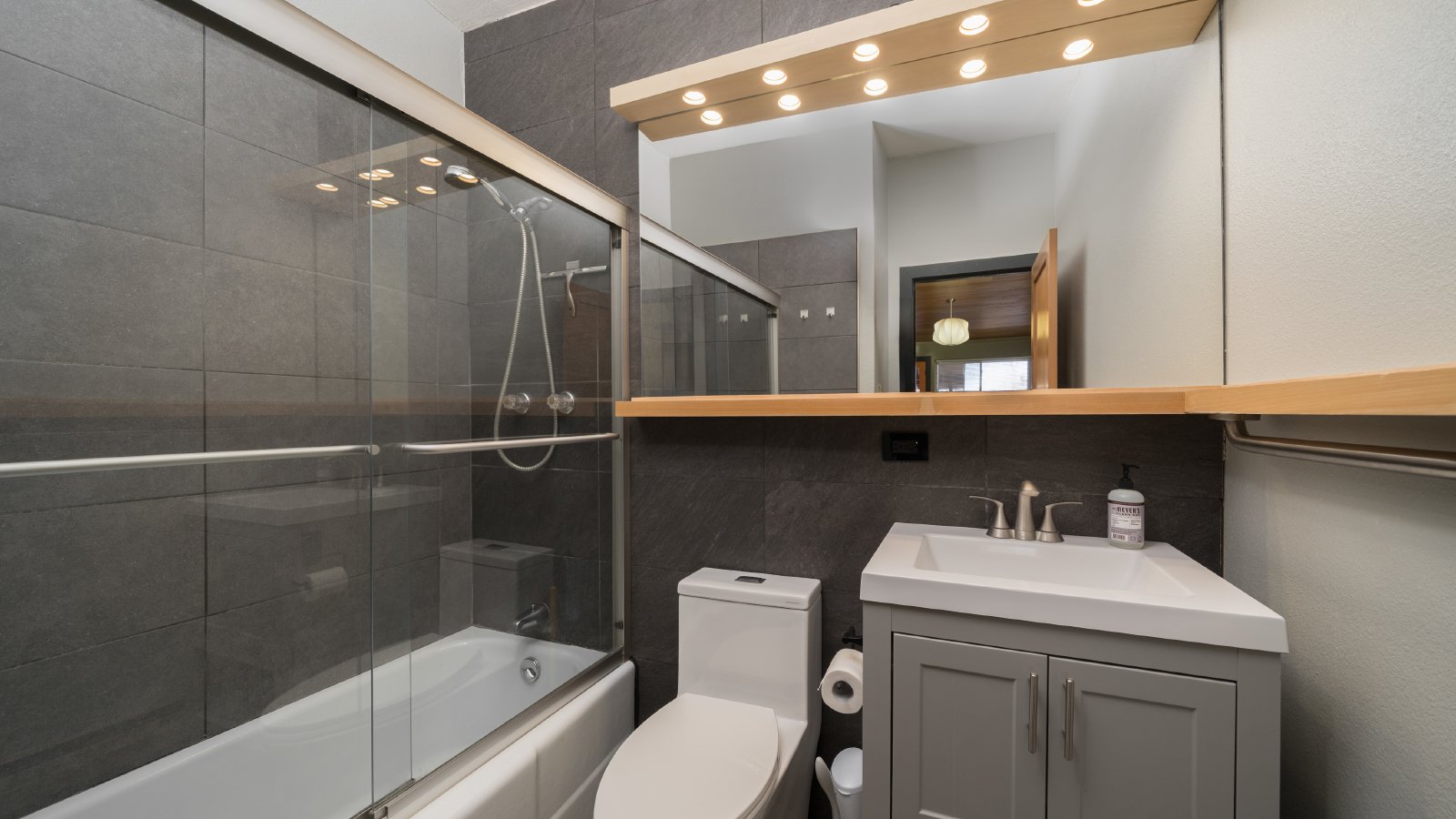 Modernized Mid Century Home Near Broadmoor property image