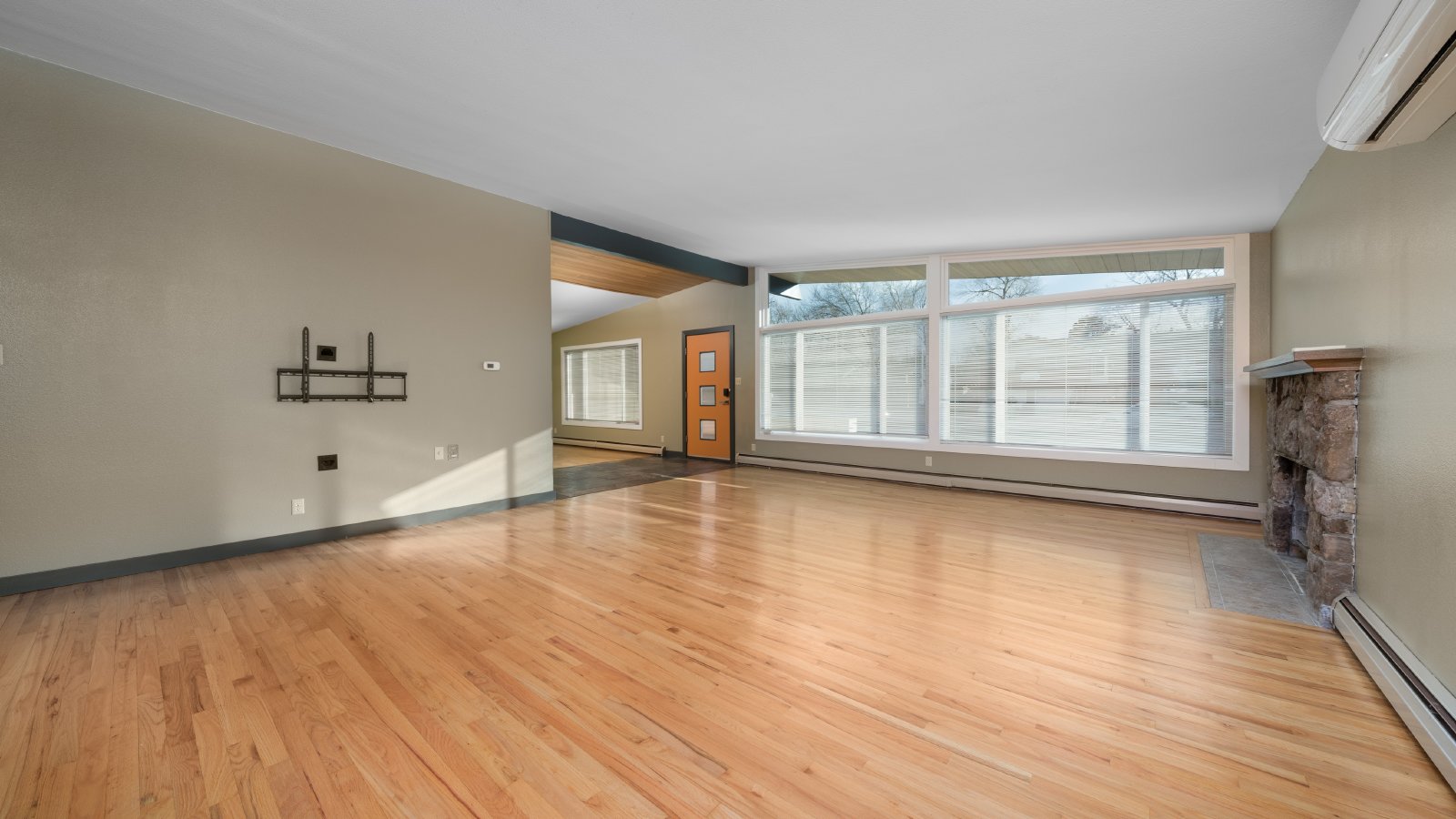 Modernized Mid Century Home Near Broadmoor property image