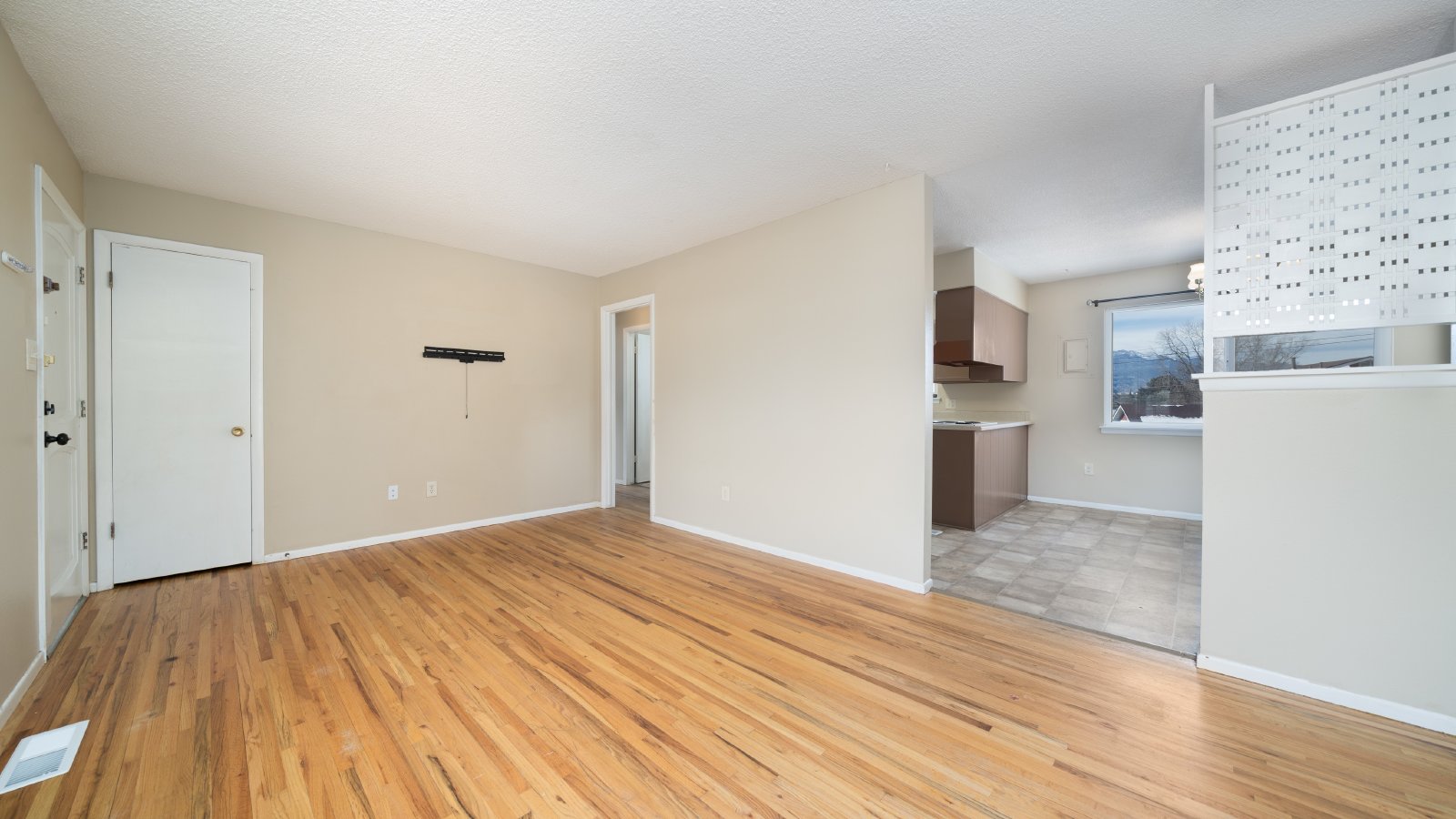 Sunny Ranch Home in Southeast Colorado Springs property image