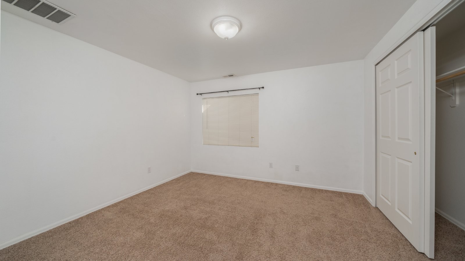 Charming Townhome in OCC property image