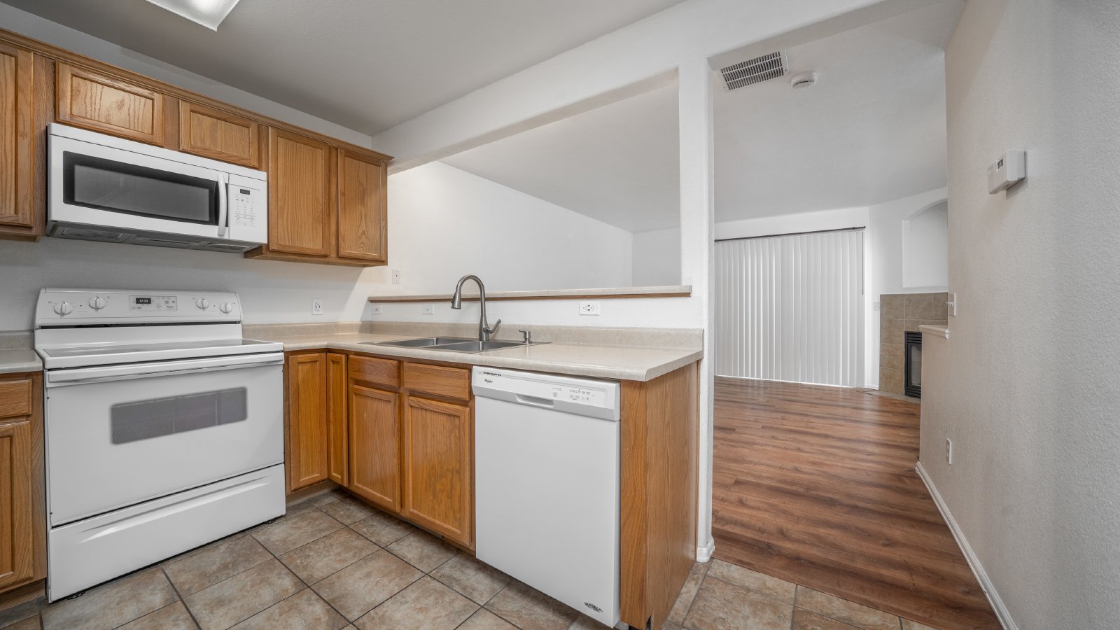 Charming Townhome in OCC property image