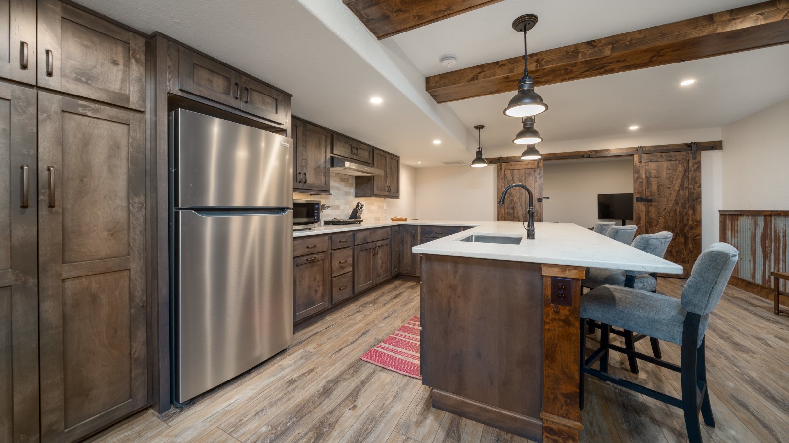 Country Living on 13.5 Acres property image