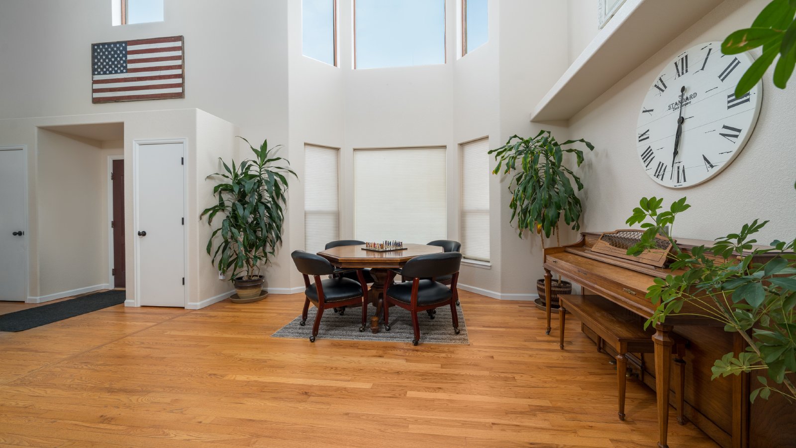 Country Living on 13.5 Acres property image