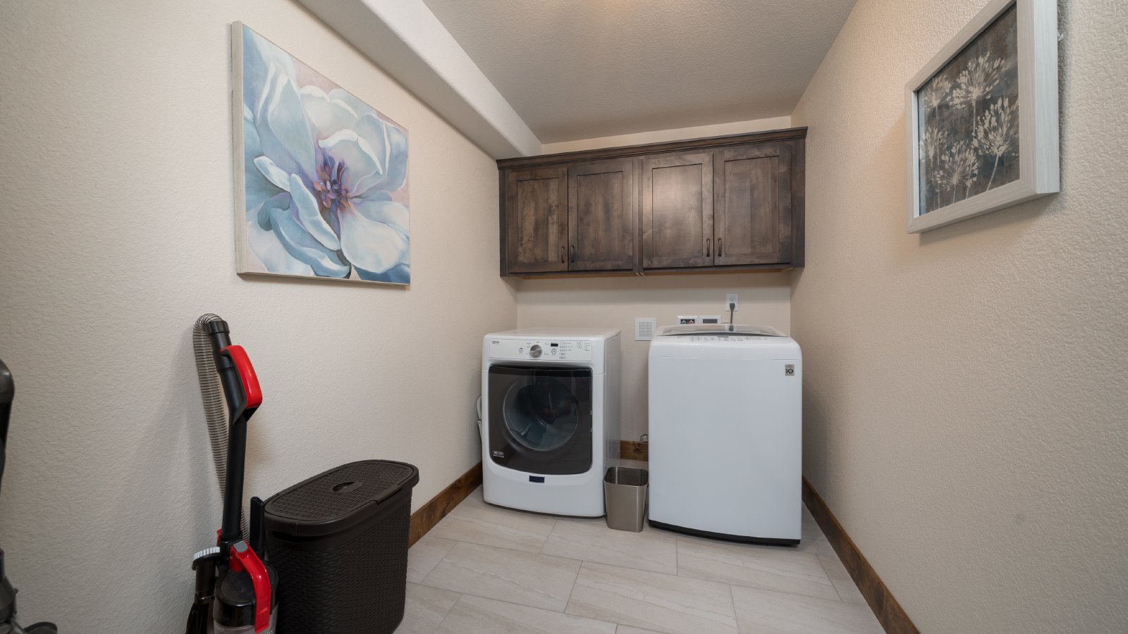 Country Living on 13.5 Acres property image