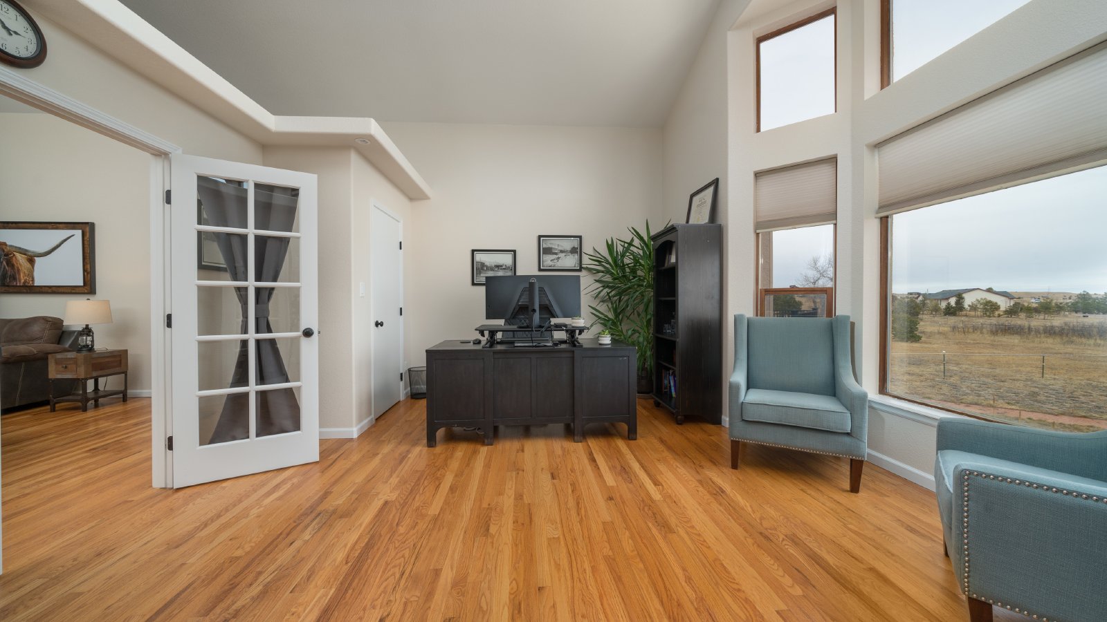 Country Living on 13.5 Acres property image