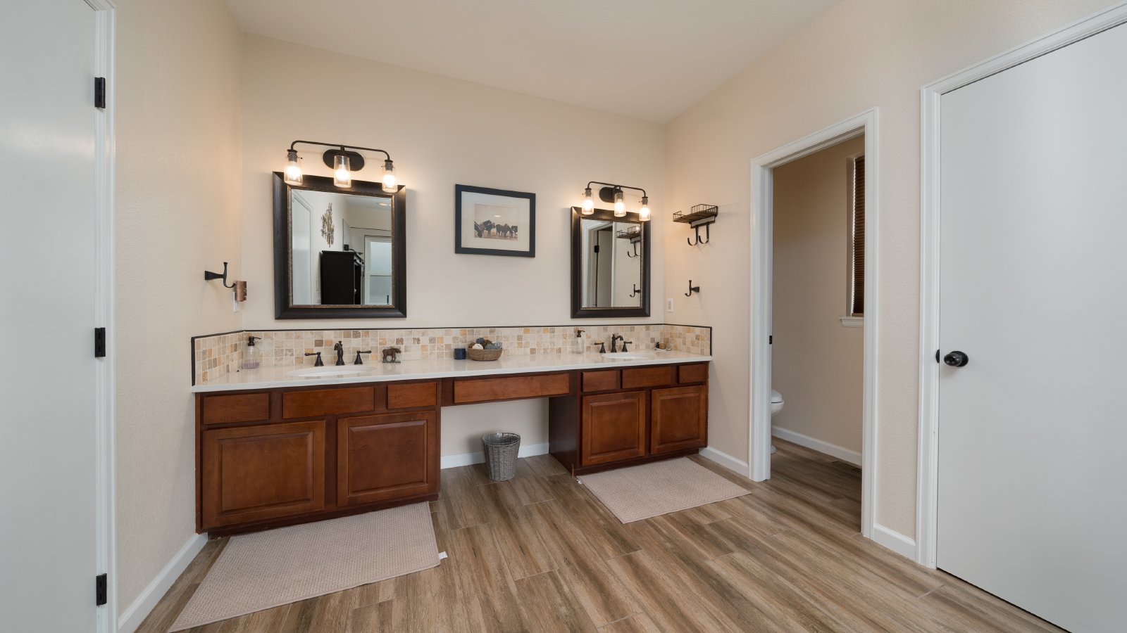 Country Living on 13.5 Acres property image