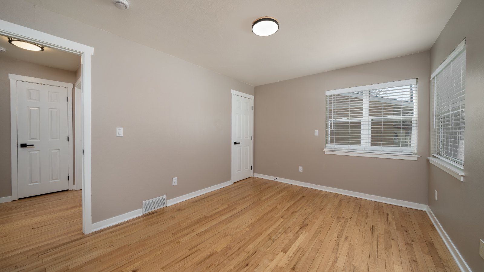 Modern Duplex in Old Colorado City property image