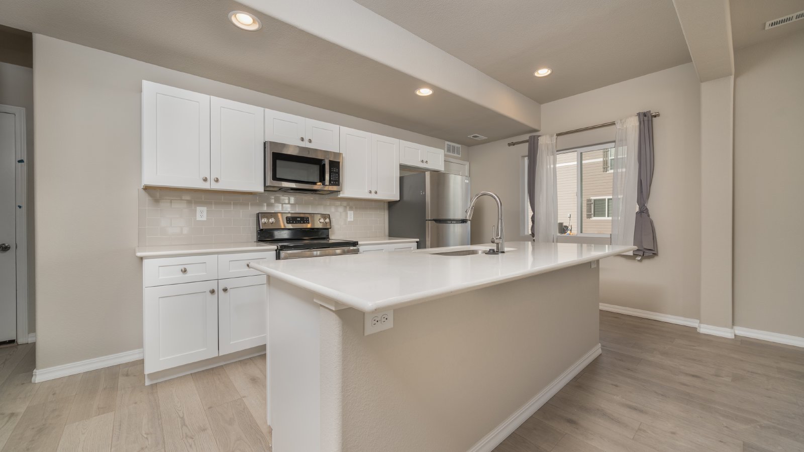 Beautiful Townhome located in the Townes at Woodmen Heights property image