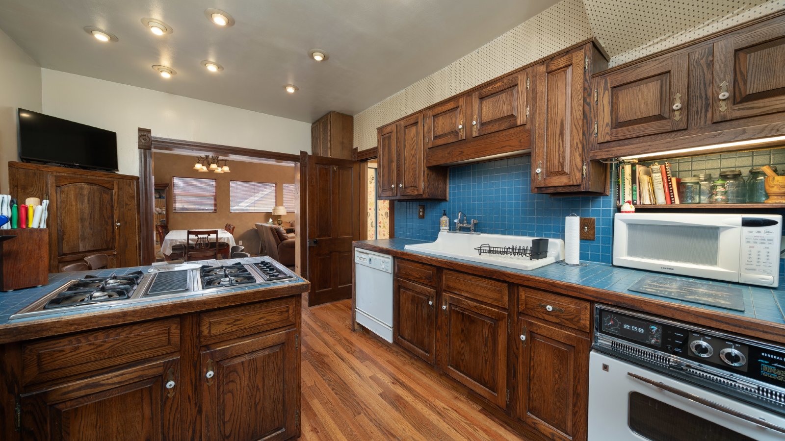 Fully Furnished One Bedroom Unit in OCC property image